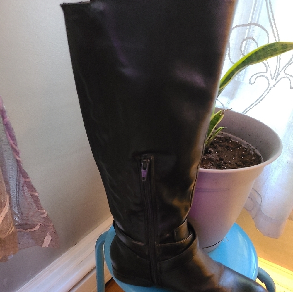 Black knee boots 7.5 Hp🔥🔥🔥🔥 - Picture 3 of 6